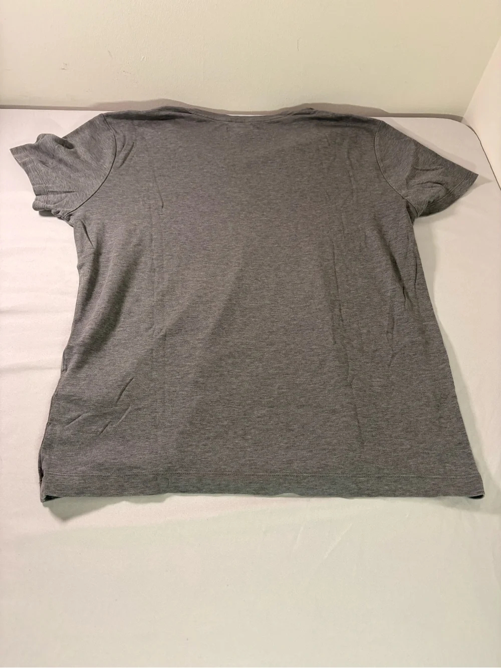 Banana Republic Men's Heather Gray V-Neck Short Sleeve Tee